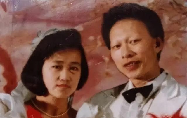 要钱没钱,要貌没貌!5位丑男演员,娶的老婆咋一个比一个漂亮?