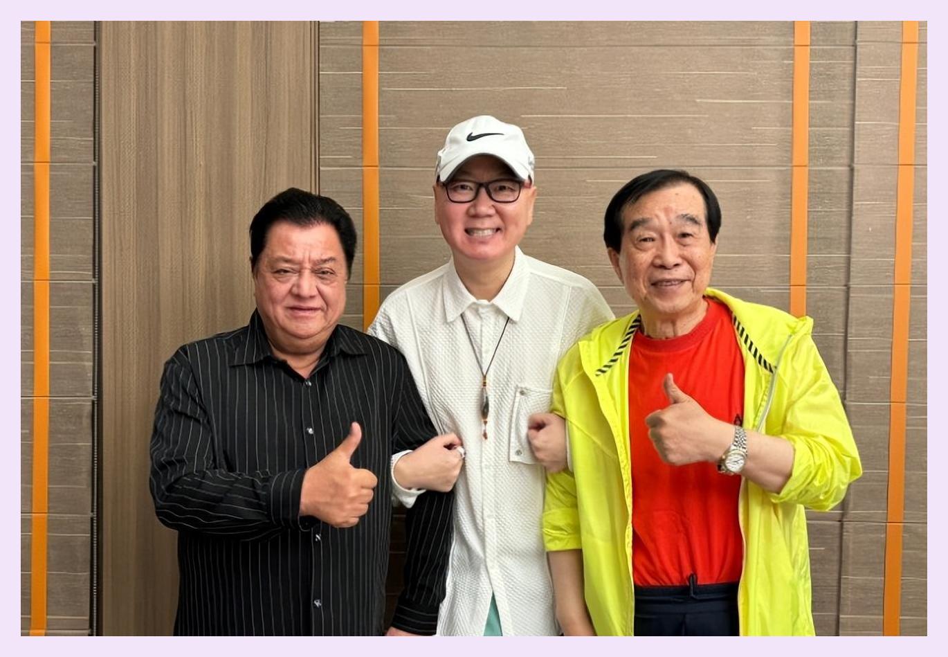 77岁李金斗与75岁石富宽罕见同框!面色红润显年轻,发量让人羡慕