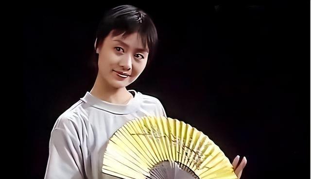京剧第一美人李胜素年轻时长什么样?白燕升见到照片:太可怕