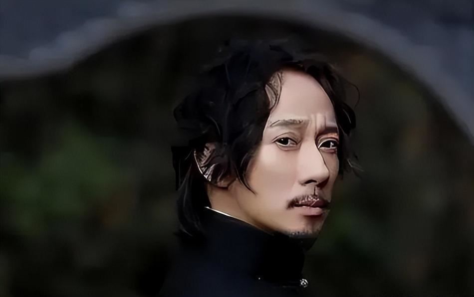 公派留学却入瑞典籍,直接为侵华日军洗白的赵立新,现状怎样了?