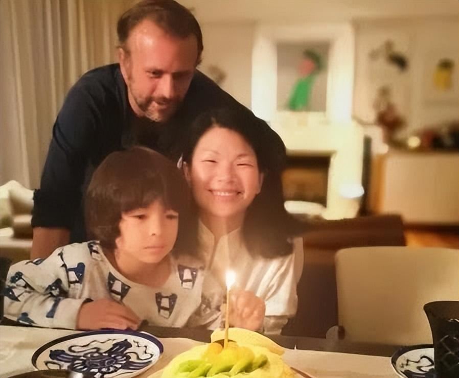 国际超模吕燕,长相普通却能嫁给法国贵族,婚后还生下混血孩子