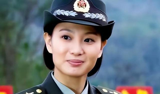 军中之花女兵图片