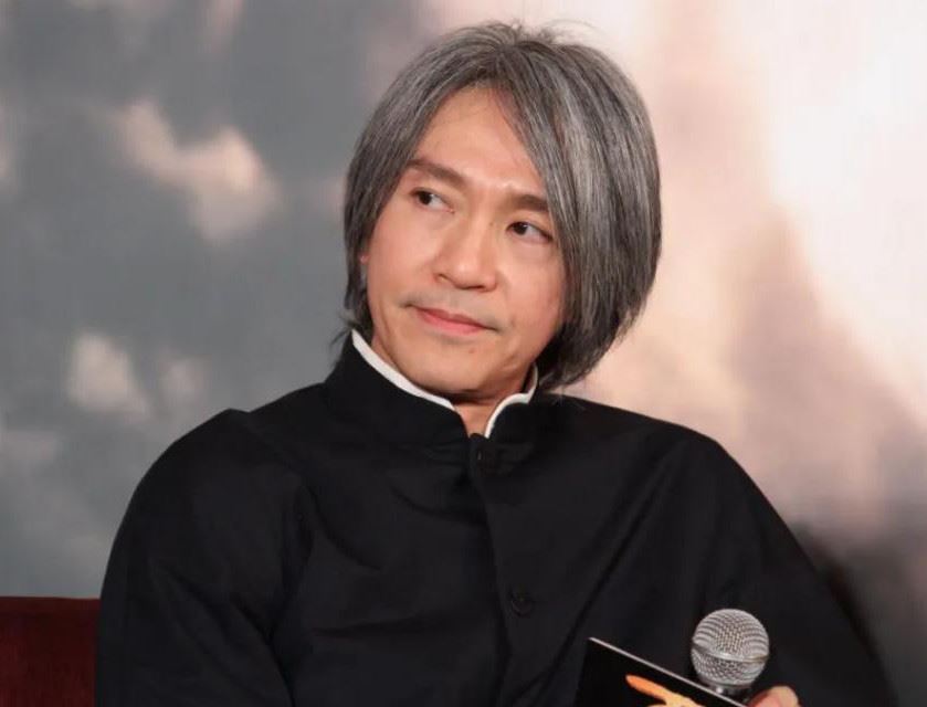 周星驰和甘比合照曝光,分走刘銮雄700亿身家,她的手段让人佩服