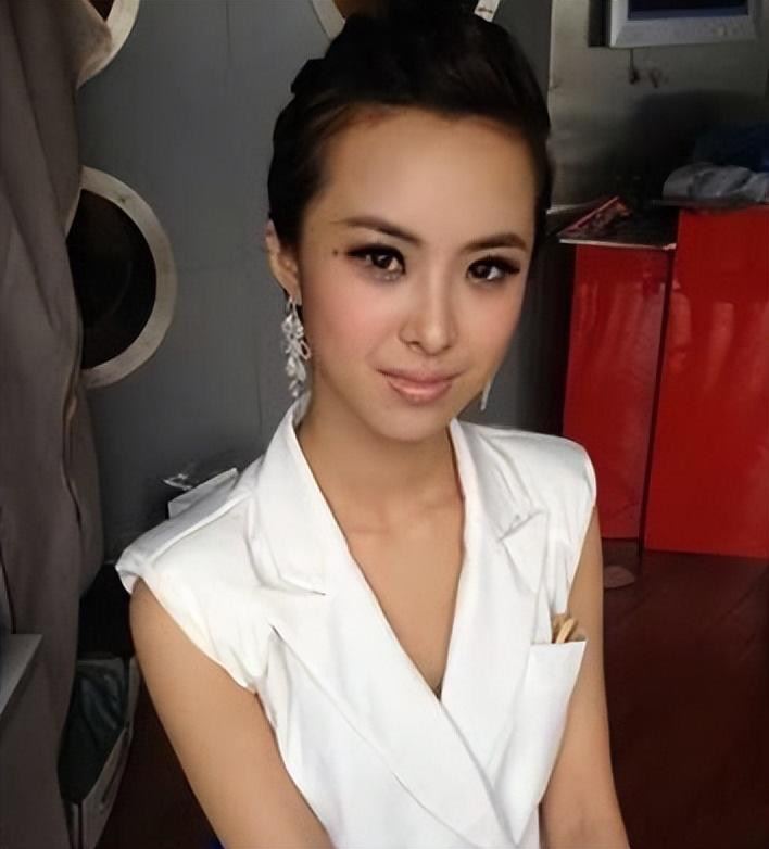 复旦才女王萌萌情定程雷,跨越18岁年龄差距,两人婚姻现状揭秘