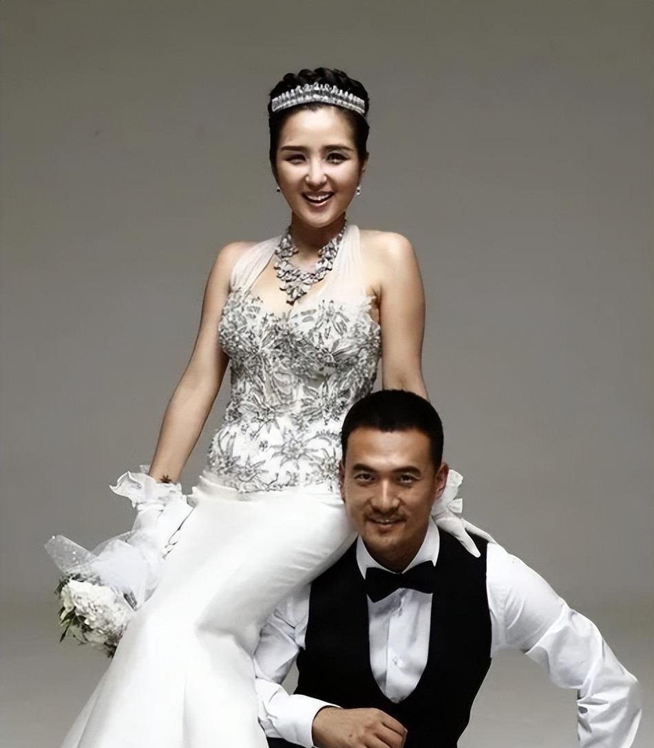 何洁前夫赫子铭承认再婚,称妻子是普通人,曾陪他熬过抑郁症低谷