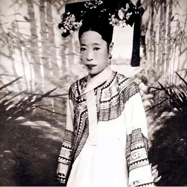 隆裕太后生活富裕,又没有疾病,为何在清帝退位第二年就离世了?