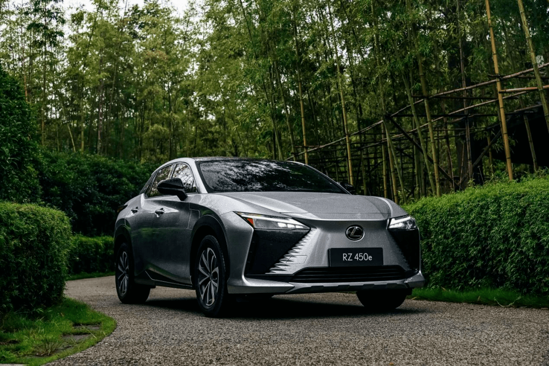 雷克萨斯要国产化?中国经销商捏了一把汗,加价卖车路子难走了