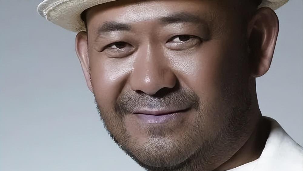 真相了,原来她就是姜武的妻子,跟哥哥姜文的眼光差距真大!