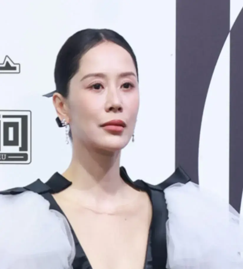 海清与吴越白玉兰同框,一个自然老去一个医美明显,生动演绎差别