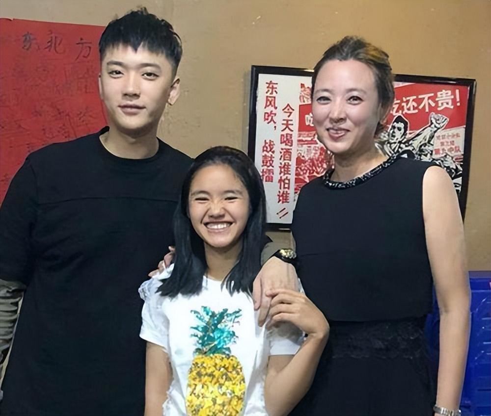 案件回顾:变形计主角,幸运的农村女孩李勒优,被城市父母收养