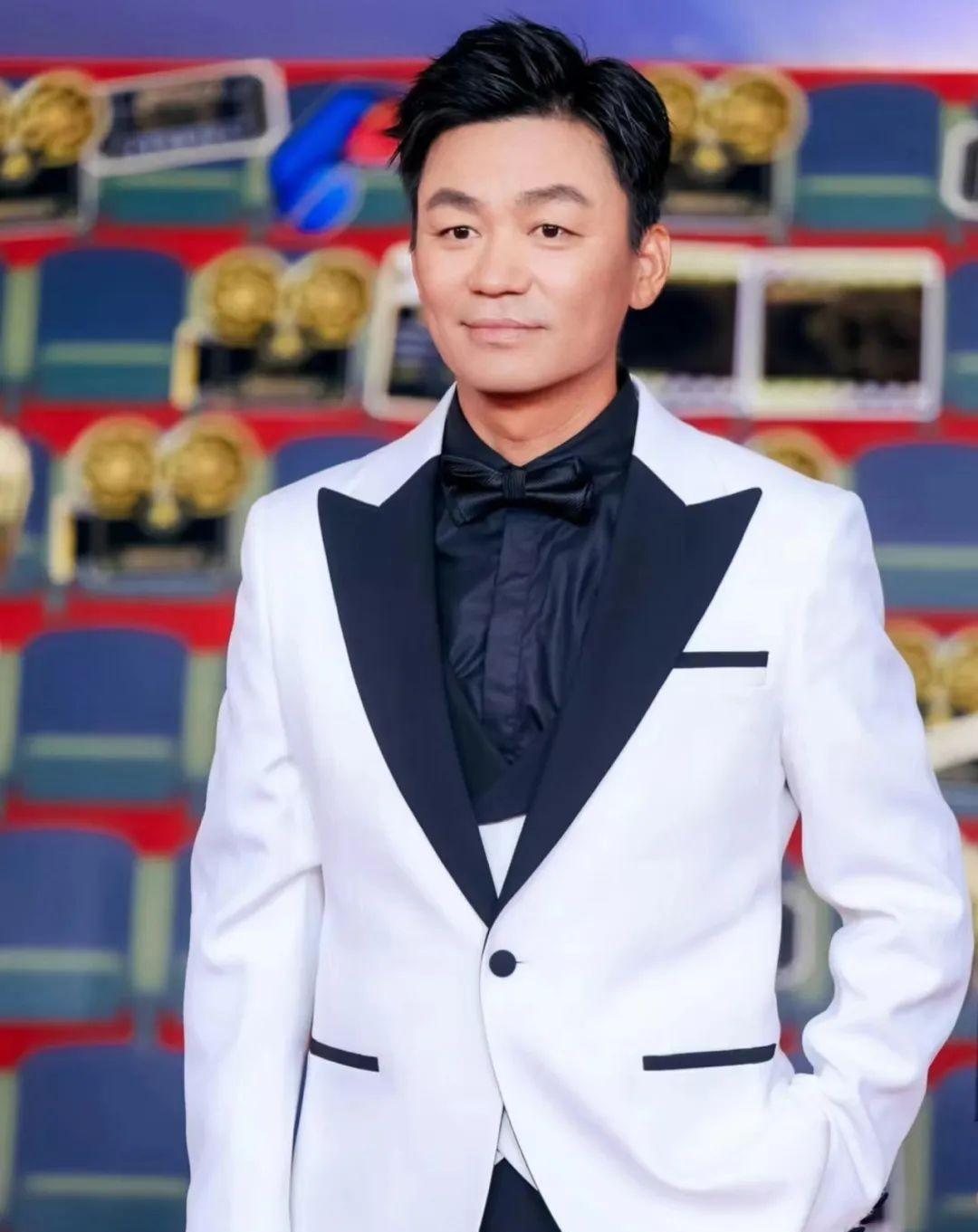 王宝强提名百花奖最佳导演,打了一场翻身仗,周星驰的话说对了