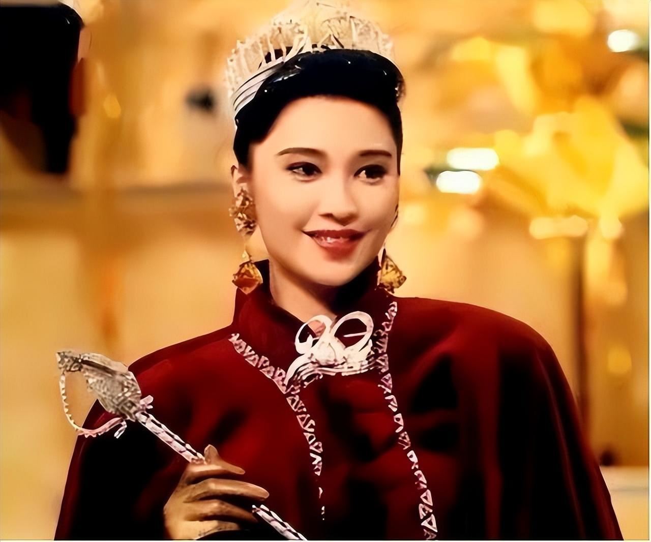 港姐冠军卢淑仪,千杯不醉成员,嫁天王李克勤,美到不让穿泳衣