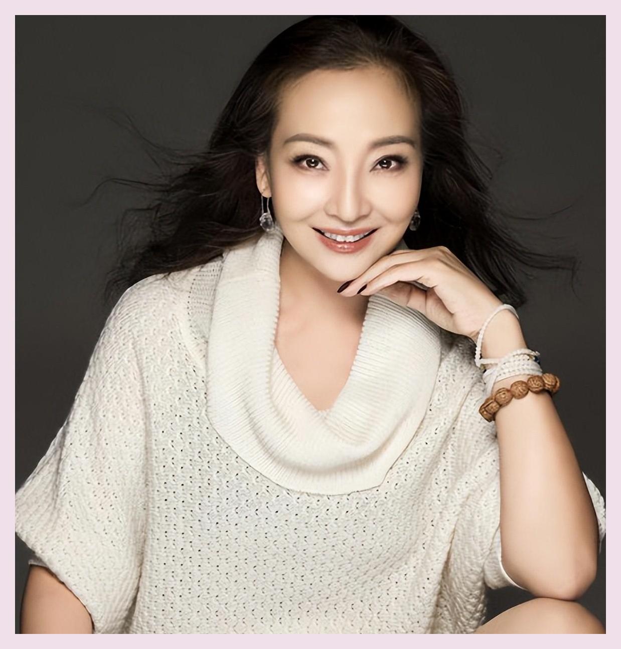 马羚:与前夫离婚后,独自带孩子,现在与八十九岁老母亲一起