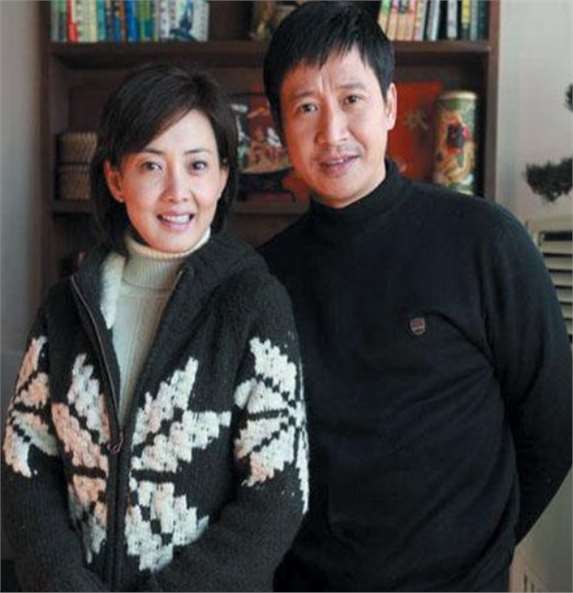 张国强:因穷遭前妻嫌弃,二婚娶郭京飞前女友,结婚15年没有绯闻