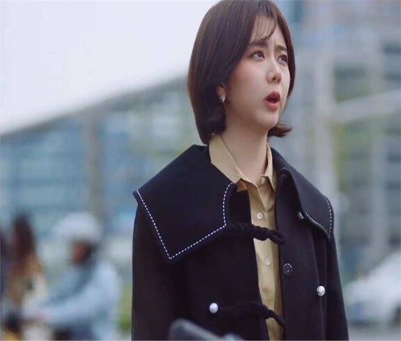 同样是w下巴,比较谭松韵和胡歌,差异明显