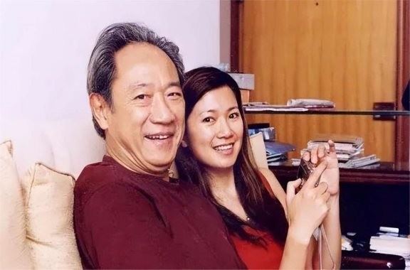 演员李芸与前夫离婚后,再婚嫁小提琴家为妻,儿女双全乐融融