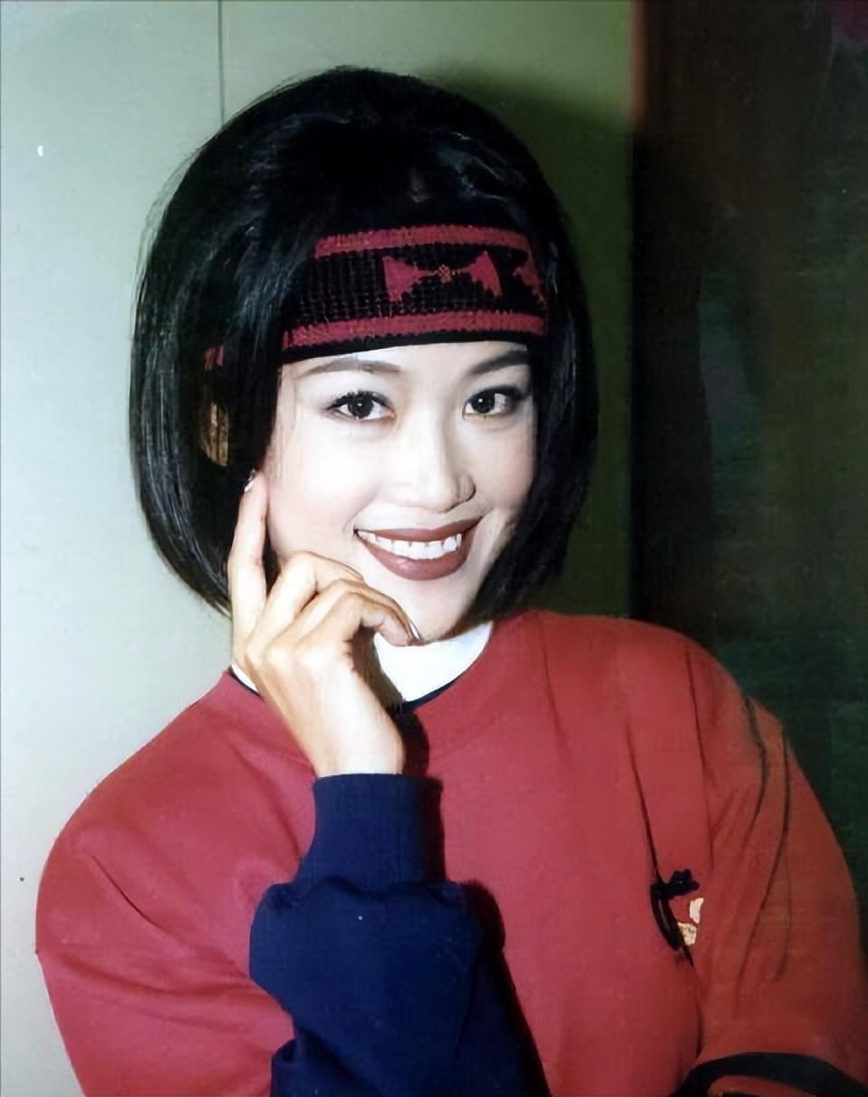 "祝英台"梁小冰:不爱慕虚荣不嫁豪门,与马文才结婚多年令人羡