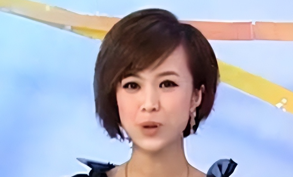 王萌萌:复旦大学高材生,为何坚持嫁给大18岁的程雷?现状如何?