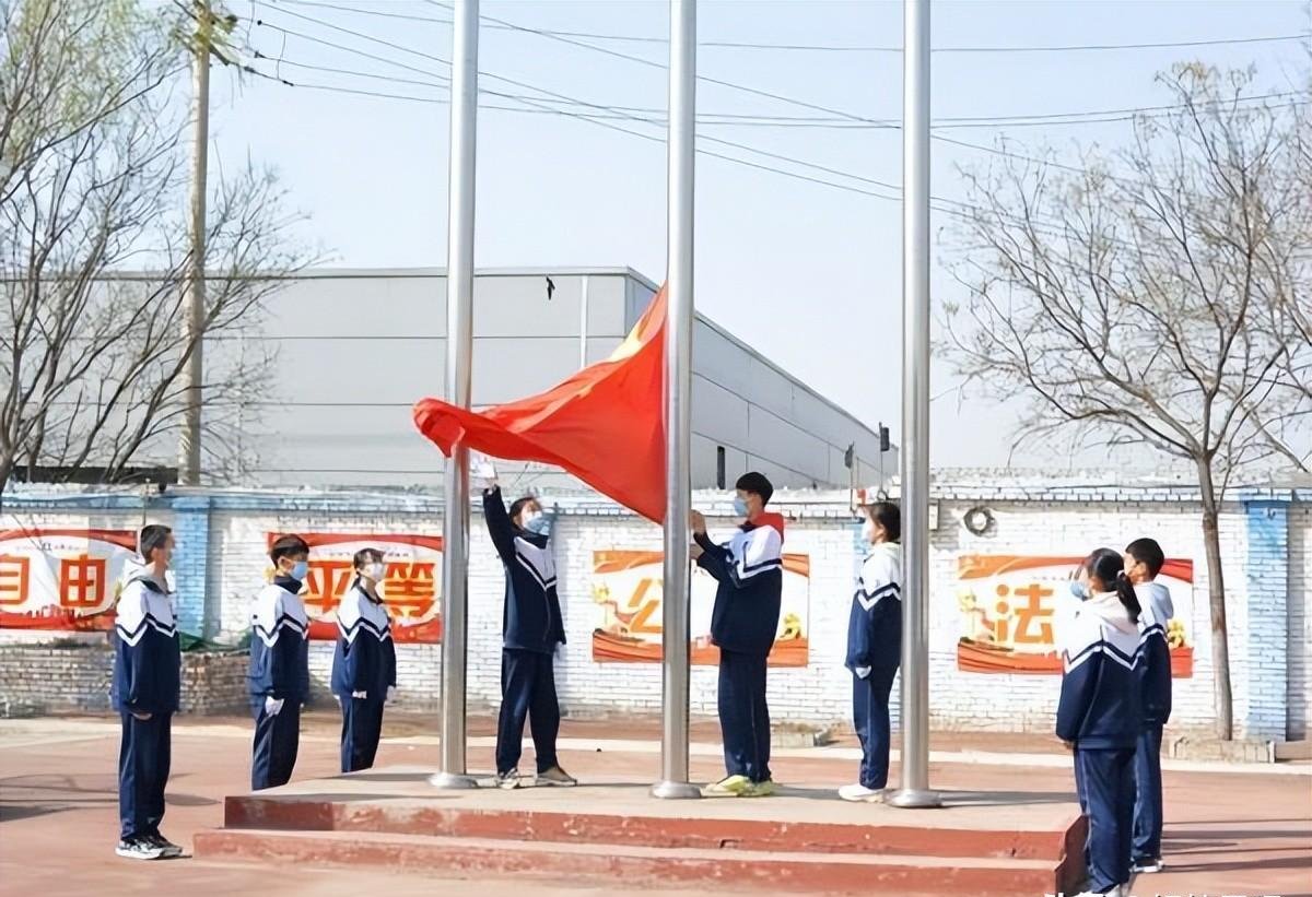 衡水一中国旗手图片