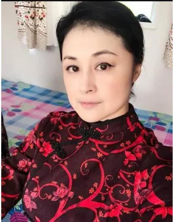 张学松的老婆照片图片