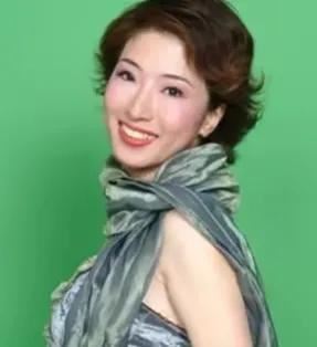 冯小刚前妻张娣:苦熬徐帆七年时间,离婚之后仍然照顾瘫痪的婆婆