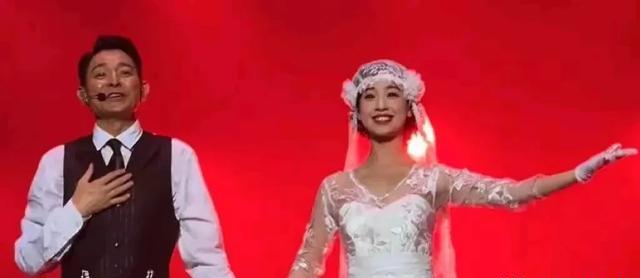 刘德华舞伴表情真实,网友:观影体验如同医生b超审视.docx