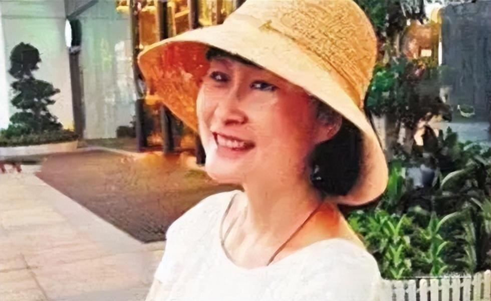 冯小刚前妻张娣:一人养女儿23年,眼看自己的悲剧在徐帆身上出现