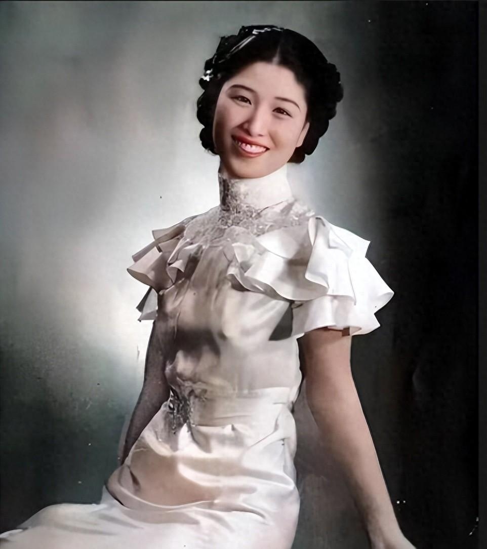 30年代,女特工郑苹如的罕见合影,貌美如花,难得一见!