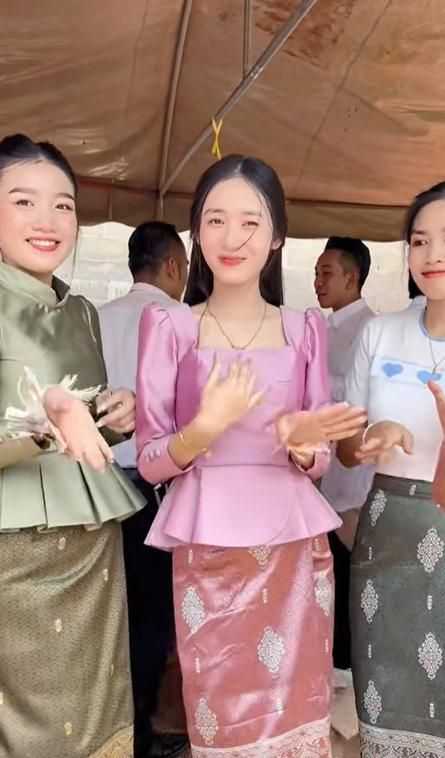 老挝美女嫁人图片