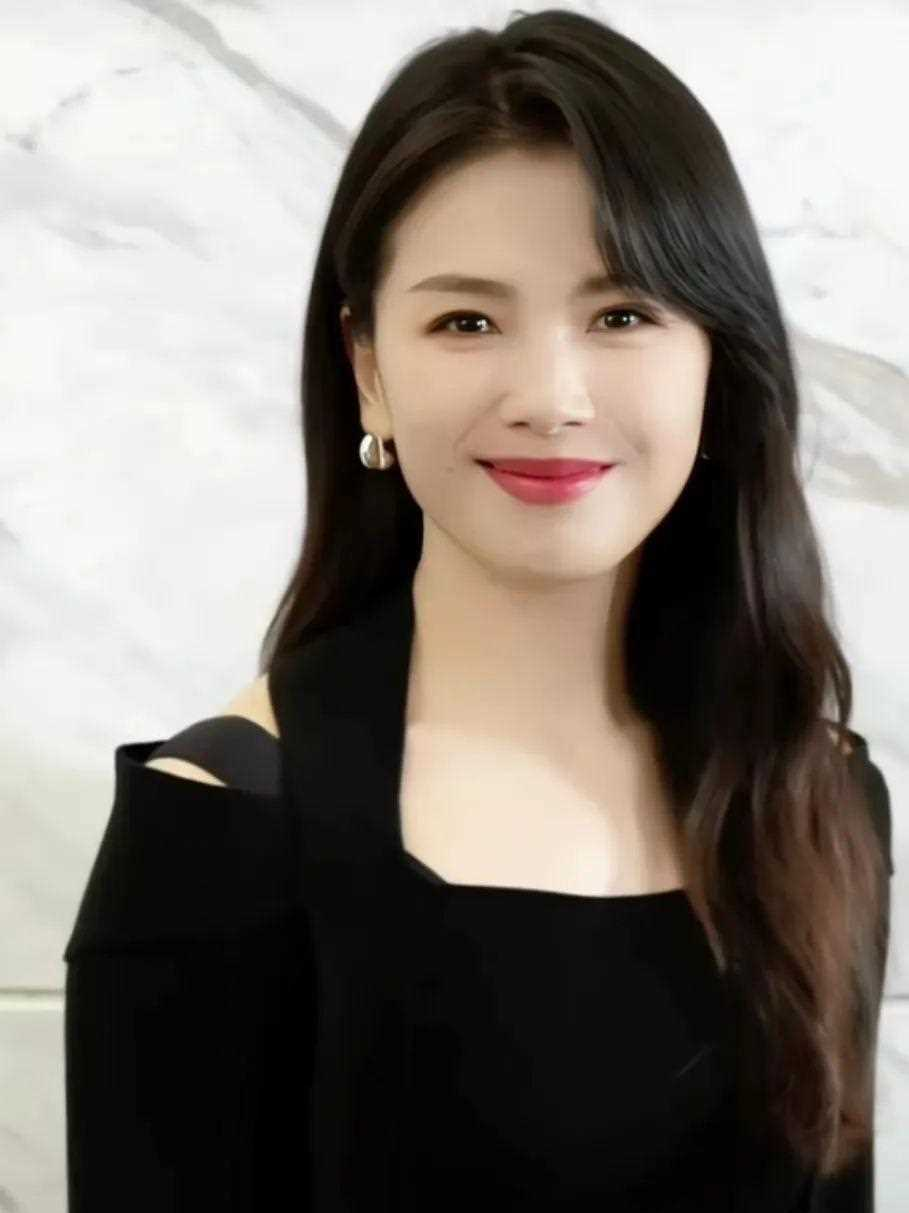 刘涛与小鲜肉拍吻戏,亲到腿软大笑不停,网友:有点尴尬