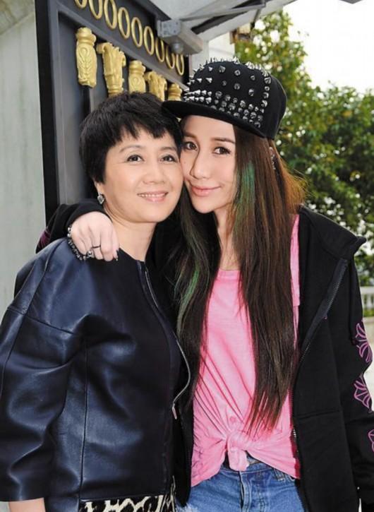 赌王女儿意外怀孕,嫁给东北小伙,家族背景引人注目