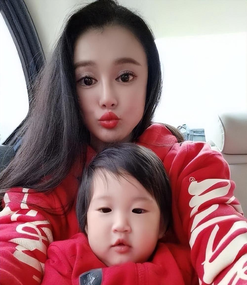 "拳王娇妻"冉莹颖:为救邹市明生三胎存血?