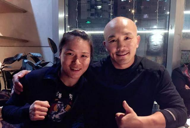 闫晓楠老公曝光!夫妻常年禁欲两地生活,网友:这哥们肯定有钱