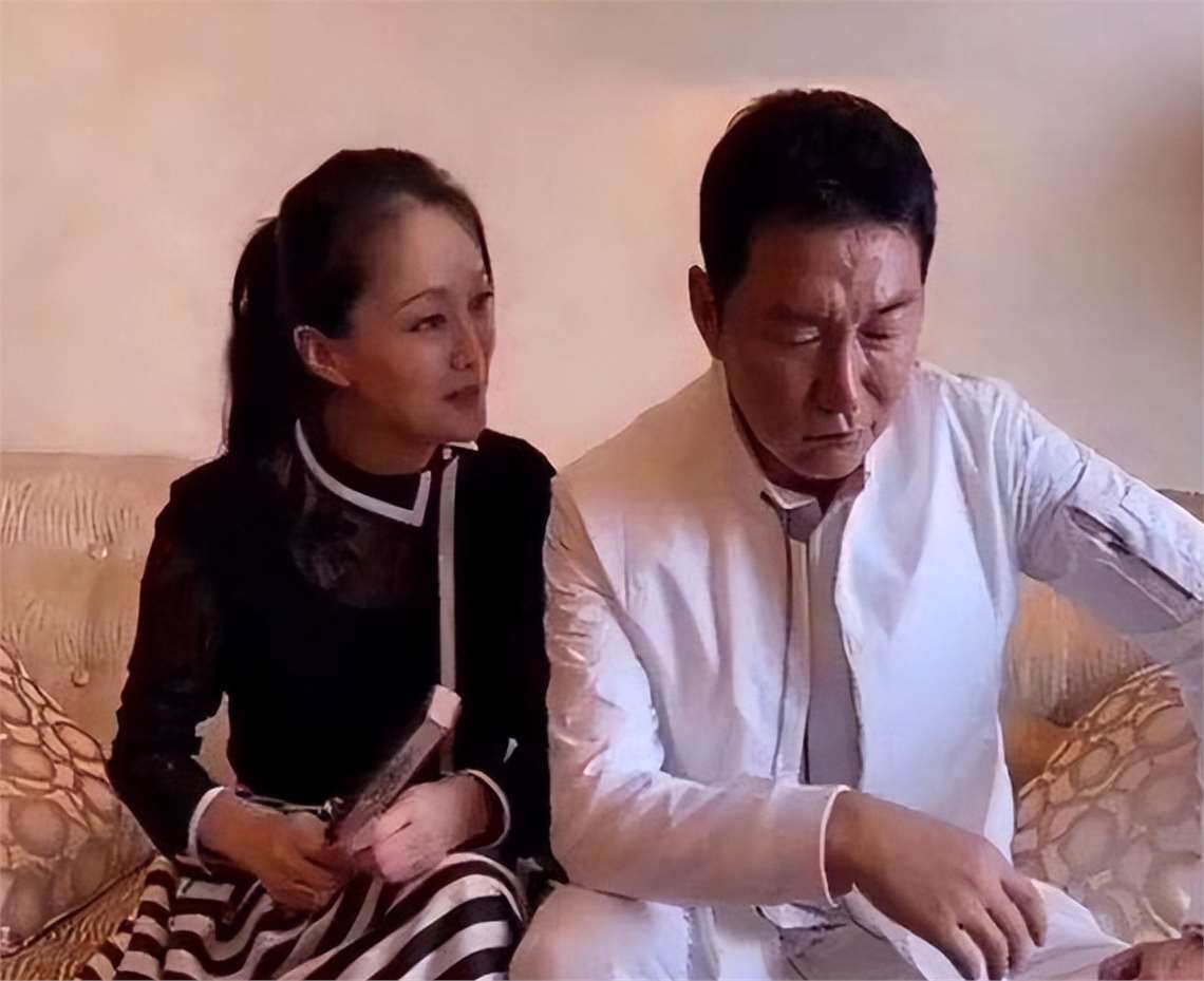 张世豪妻子图片