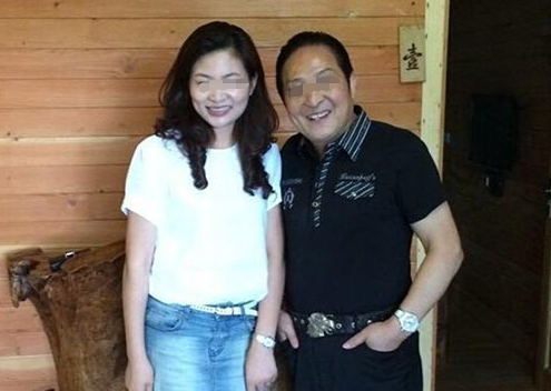 故事:气功大师王林,为落败四线女星开光转运,传输手法相当别致