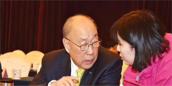 双汇"废太子"实名举报亲爹:偷税漏税养小三,还转美国35亿美金