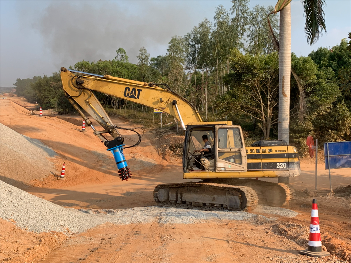 小而强劲,精细施工,纵向铣挖机成为行业发展的关键词