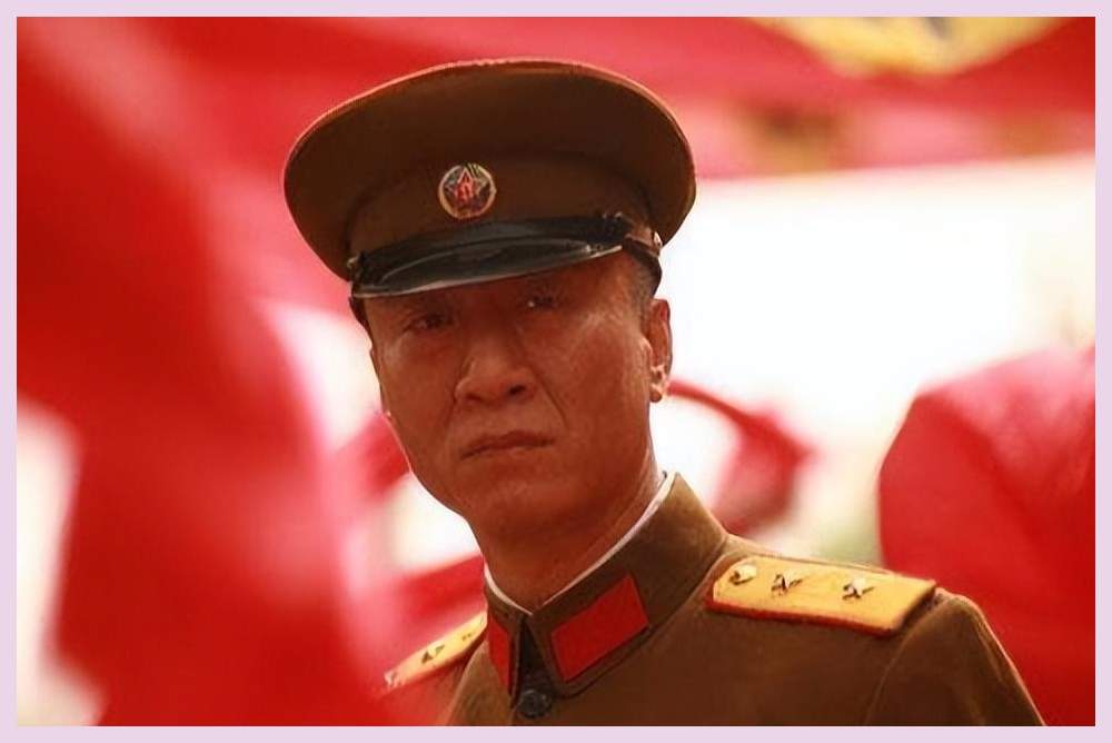 从沙场猛将到后勤翘楚:杨立青的转型奇遇一次文职军衔的必然选择