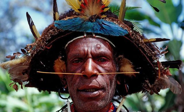 早期澳大利亚土著人的服饰,不仅仅是用来装饰的