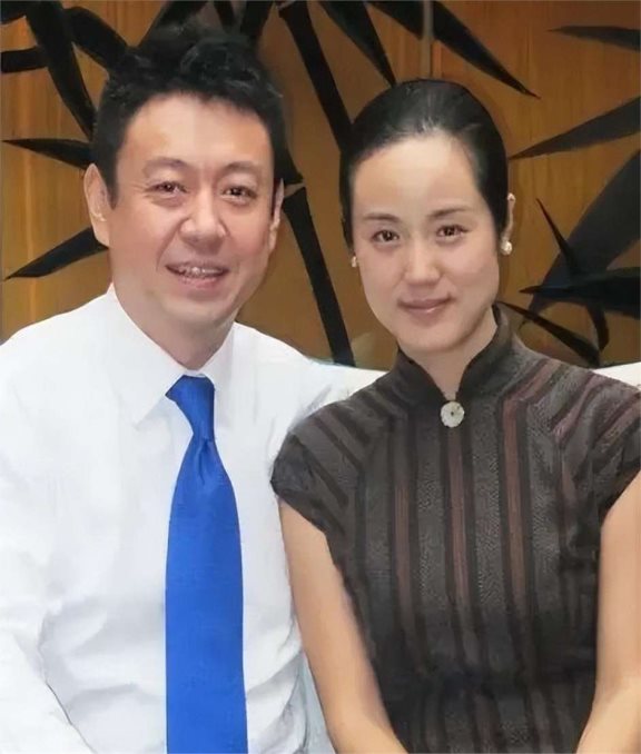被网传10年换5任妻子,从央视离职的主持人杨柳,如今怎么样了?