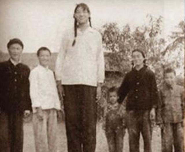 曾金莲14岁身高23米,入职国家篮球队,为何不到一年被辞退了?