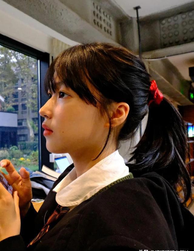 华中科技大学校园美女成为热议焦点,网友纷纷期待一睹其真实风采