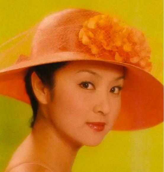 甄珍:离婚46年,依然能让前夫谢贤念念不忘,她到底有啥魅力