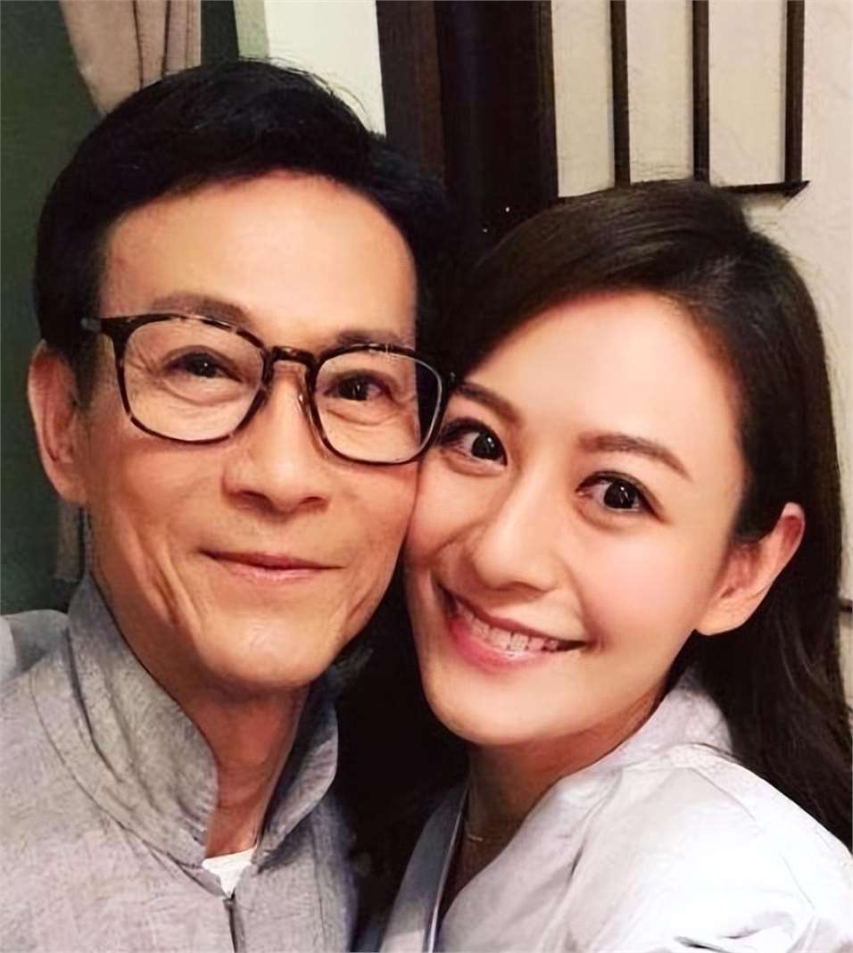 郑少秋的老婆图片图片