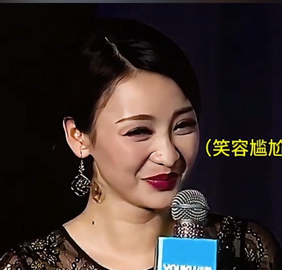 恶趣味调侃柳岩,当众乱摸女儿,周杰伦与其闹掰,他的下限在哪里