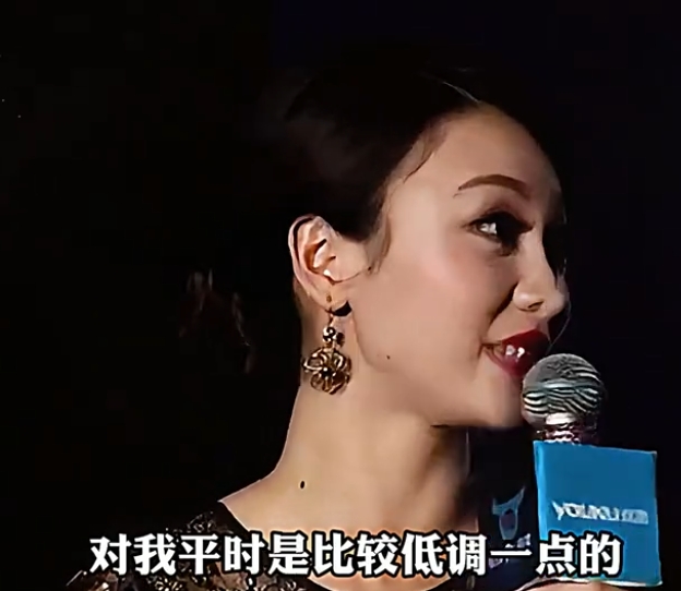 恶趣味调侃柳岩,当众乱摸女儿,周杰伦与其闹掰,他的下限在哪里