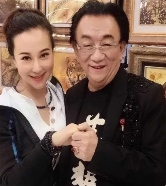 侯耀华首次开播!聊侯耀文遗产,聊女徒弟安娜金和假包