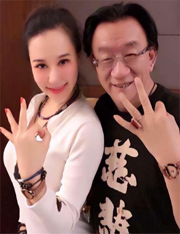 侯耀华首次开播!聊侯耀文遗产,聊女徒弟安娜金和假包
