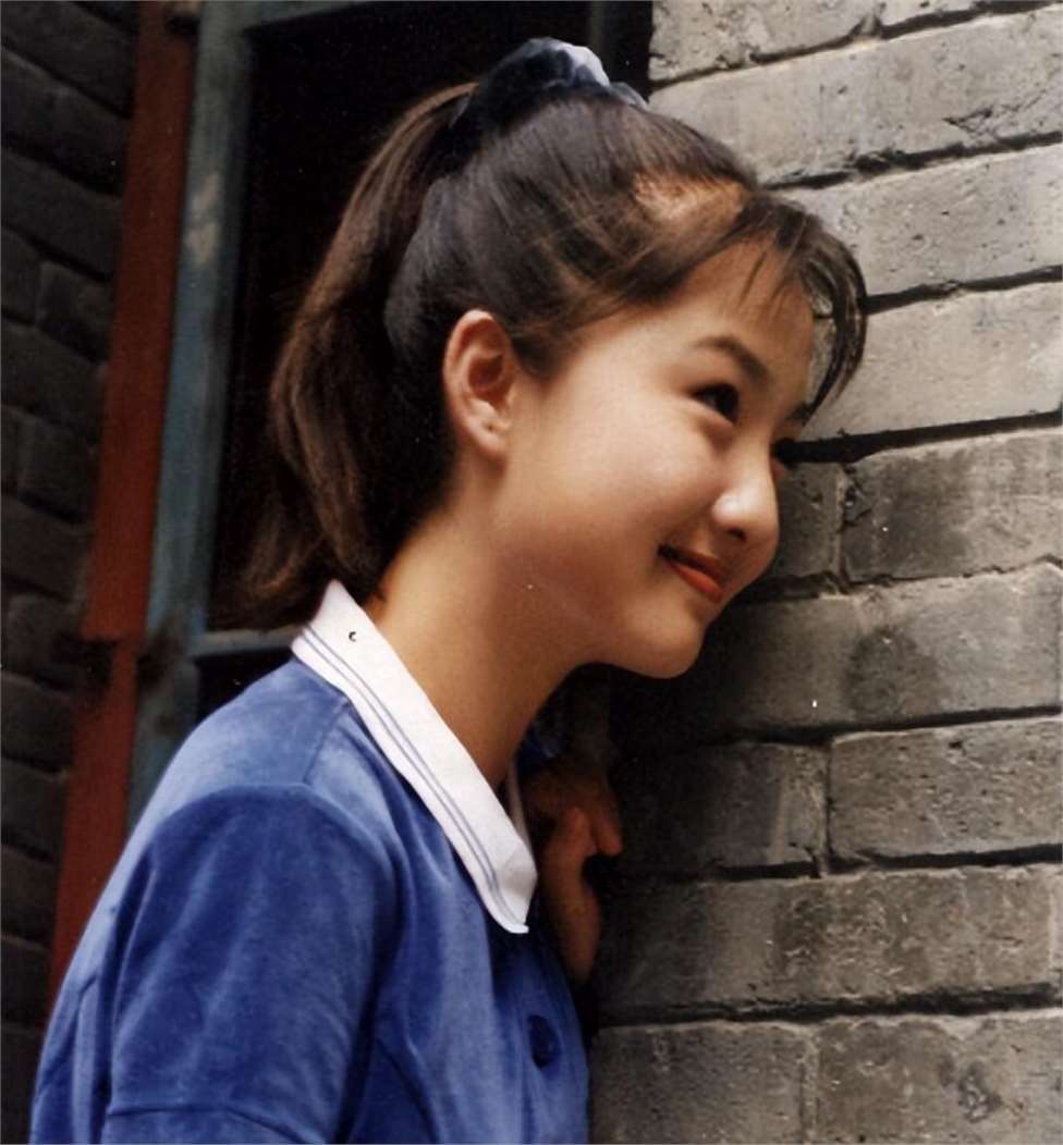 蒋大为的"乌龙女儿",被央妈独宠的玻璃美人蒋小涵,现在怎样了