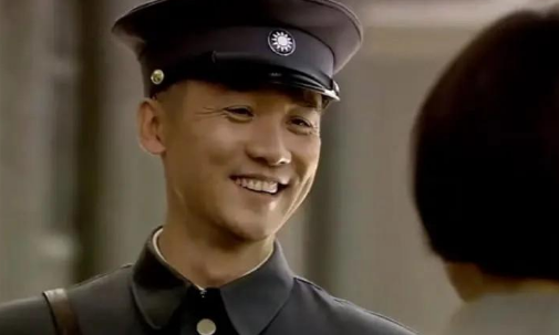 再看《人间正道是沧桑》才懂立华为何放弃心仪的瞿恩,选择董建昌